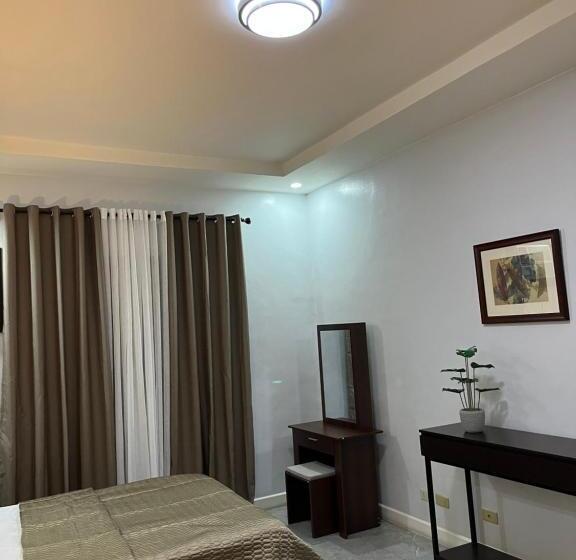 פנסיון A Touch Of Class Inn San Juan City Nr Ortigas, Bgc