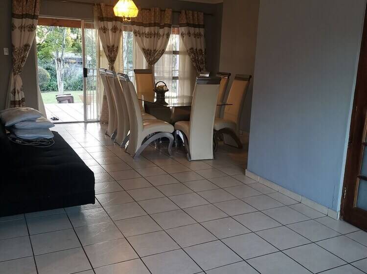 פנסיון Kaste Guest House Edenvale