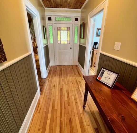 مبيت وإفطار Kelly S Landing