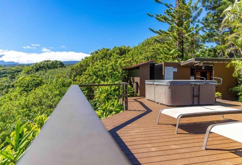 Отель Plumeria Room On A Lush Farm On Maui S North Shore