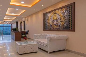 Itsy Hotels Kashi Grand, Bhu