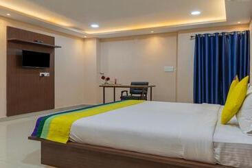 Itsy Hotels Kashi Grand, Bhu