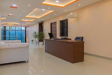 Itsy Hotels Kashi Grand, Bhu