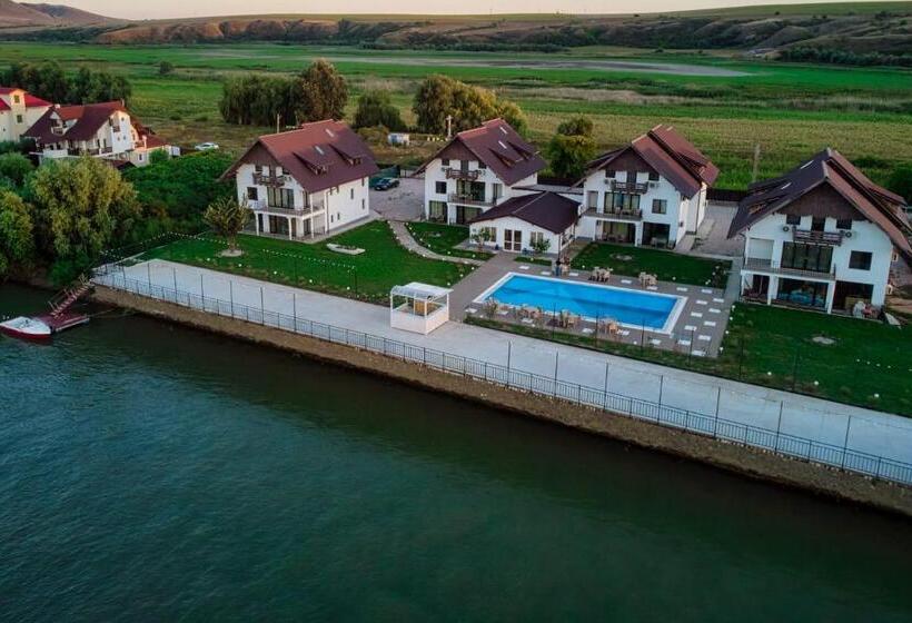 Amore Resort
