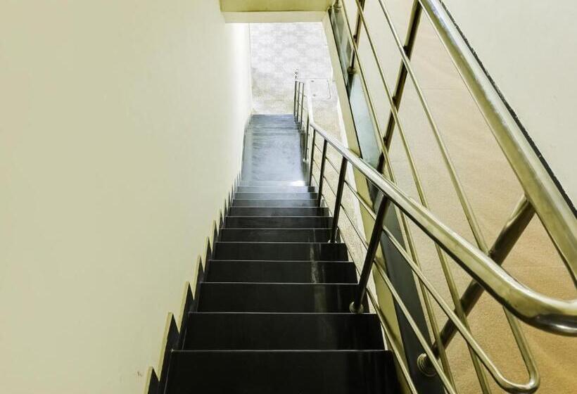 בית מלון כפרי O A K Residency