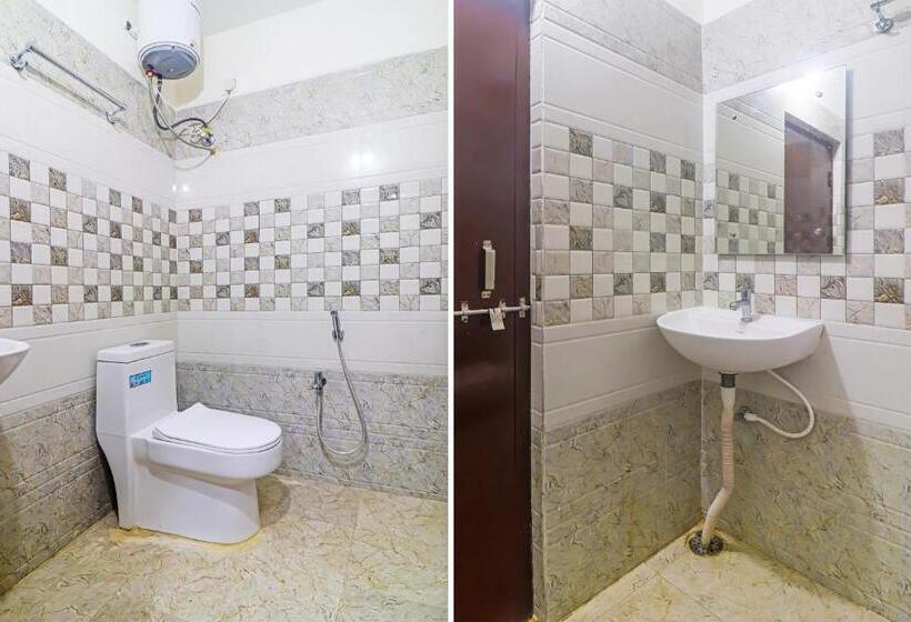 Отель Oyo Flagship Karan Suites