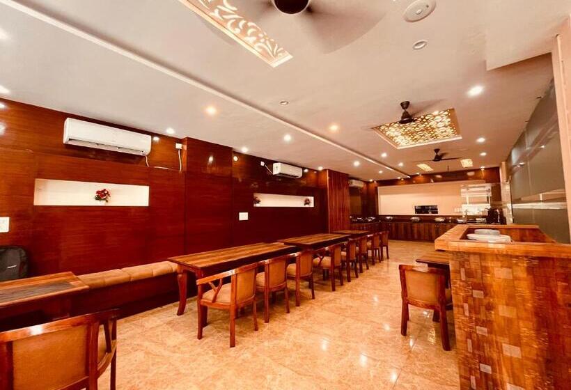 Tirath View Central Hotel   A Comfortable Stay