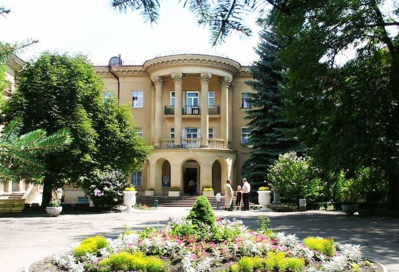 هتل Amaks Shakhter Sanatorium