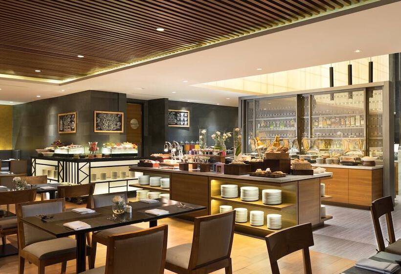 בית מלון כפרי Four Points By Sheraton Jakarta Thamrin