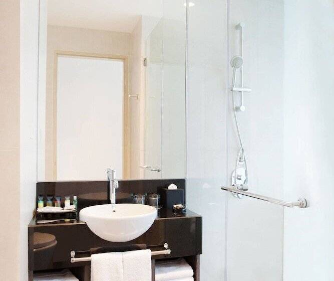 בית מלון כפרי Four Points By Sheraton Jakarta Thamrin