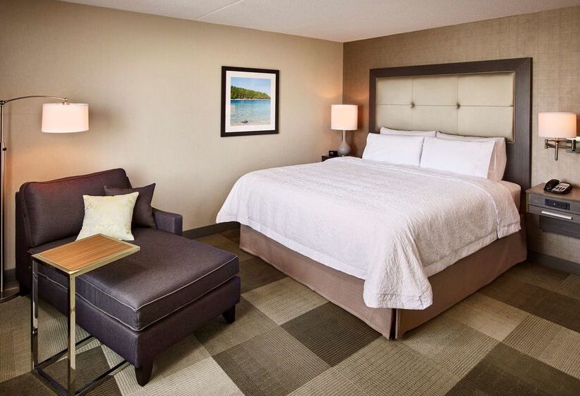 هتل Hampton Inn By Hilton Sarnia/point Edward