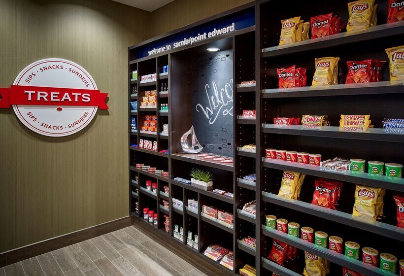 هتل Hampton Inn By Hilton Sarnia/point Edward