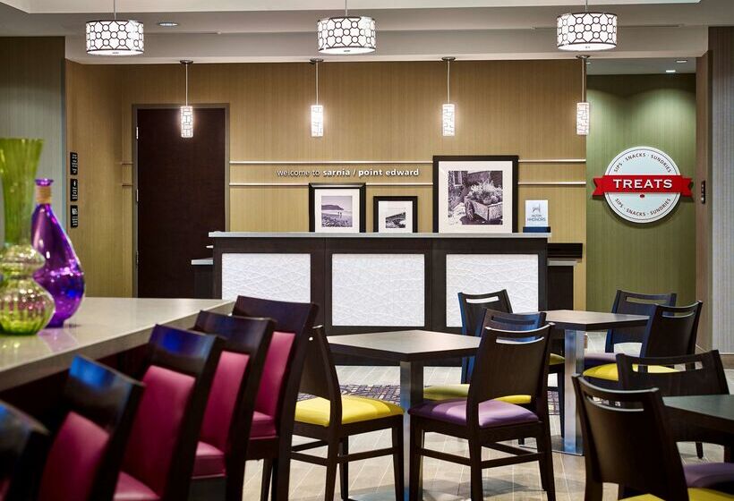 هتل Hampton Inn By Hilton Sarnia/point Edward