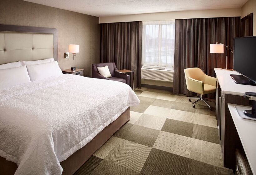 هتل Hampton Inn By Hilton Sarnia/point Edward