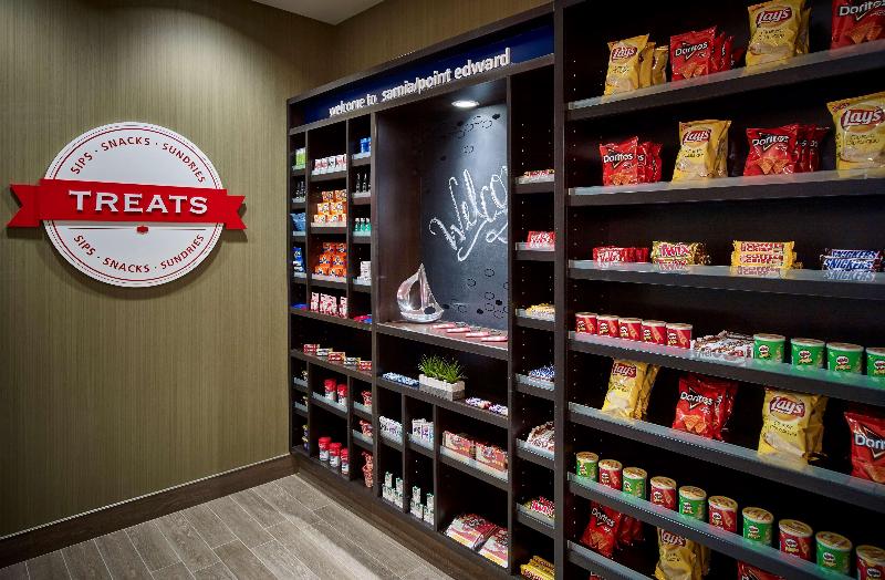 هتل Hampton Inn By Hilton Sarnia/point Edward