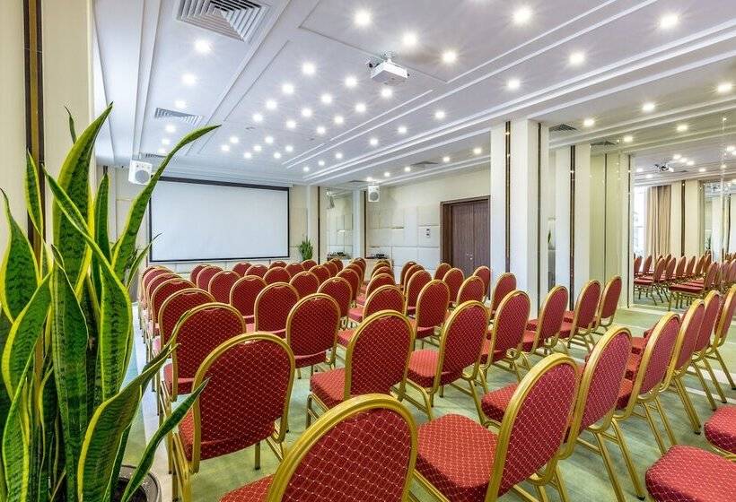 Kadorr Hotel Resort & Spa
