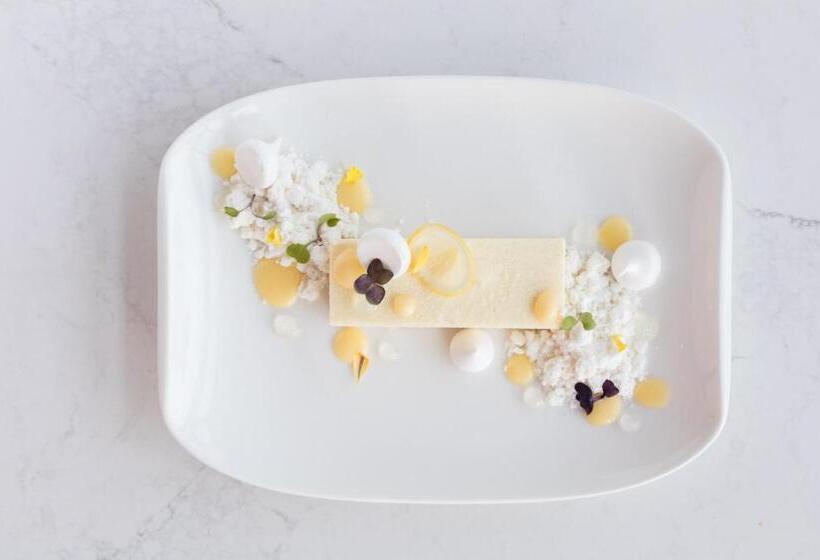 هتل Kimpton Seafire Resort + Spa, An Ihg