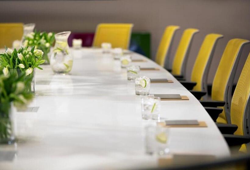 هتل Kimpton Seafire Resort + Spa, An Ihg