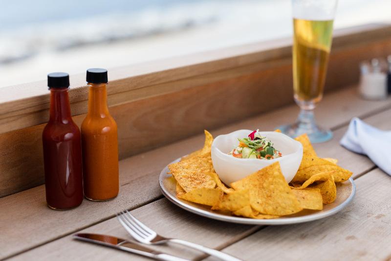 هتل Kimpton Seafire Resort + Spa, An Ihg