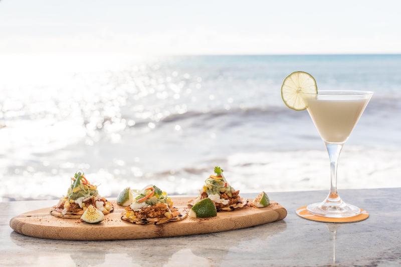 هتل Kimpton Seafire Resort + Spa, An Ihg