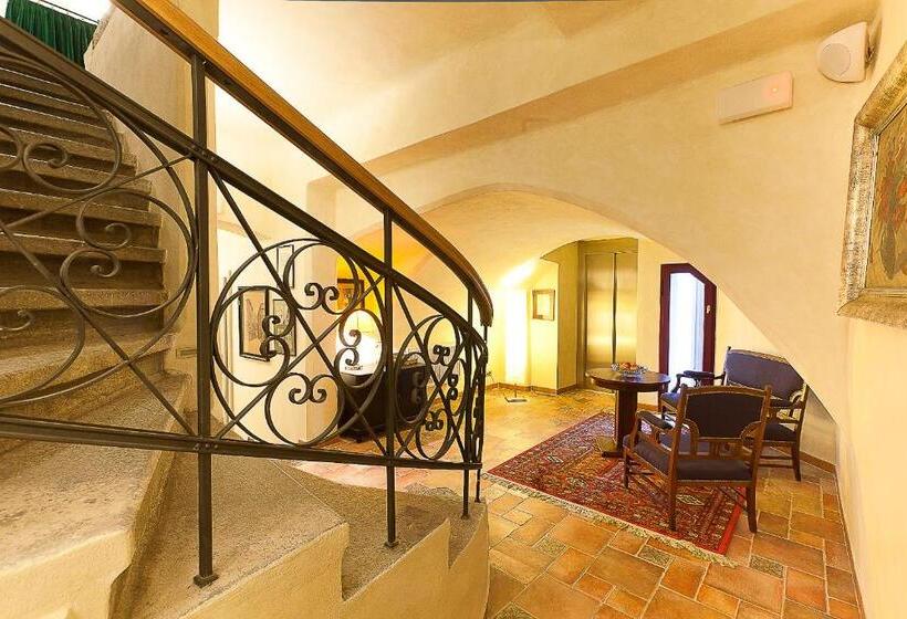 هتل Krčínův Dům