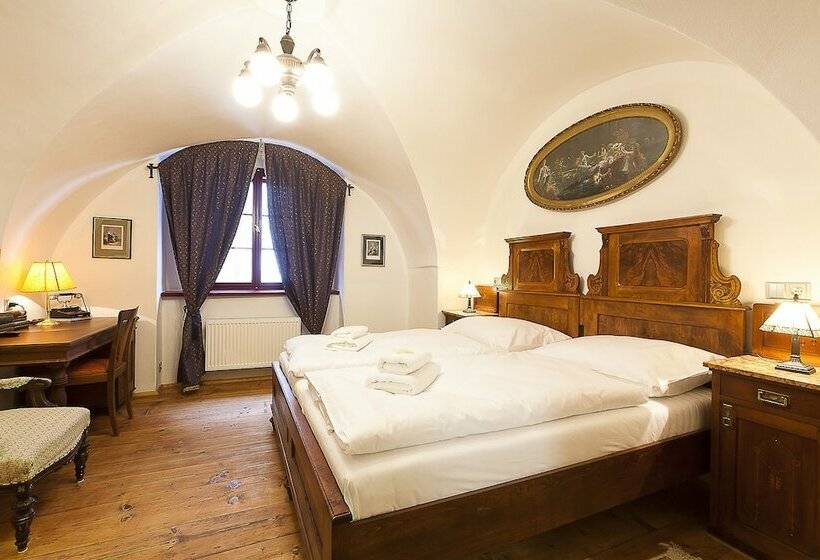 هتل Krčínův Dům