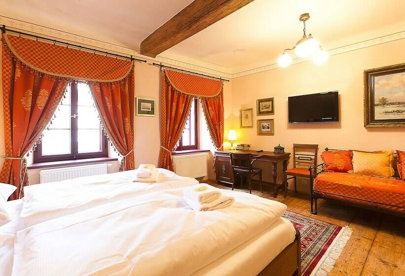 هتل Krčínův Dům