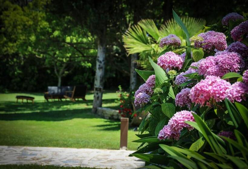 هتل La Bastide Des Salins