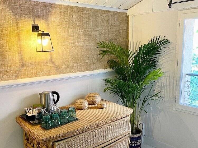 هتل Le Jardin D'emile