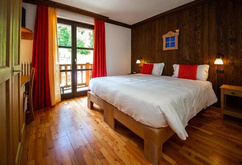 Отель Silou Retreat