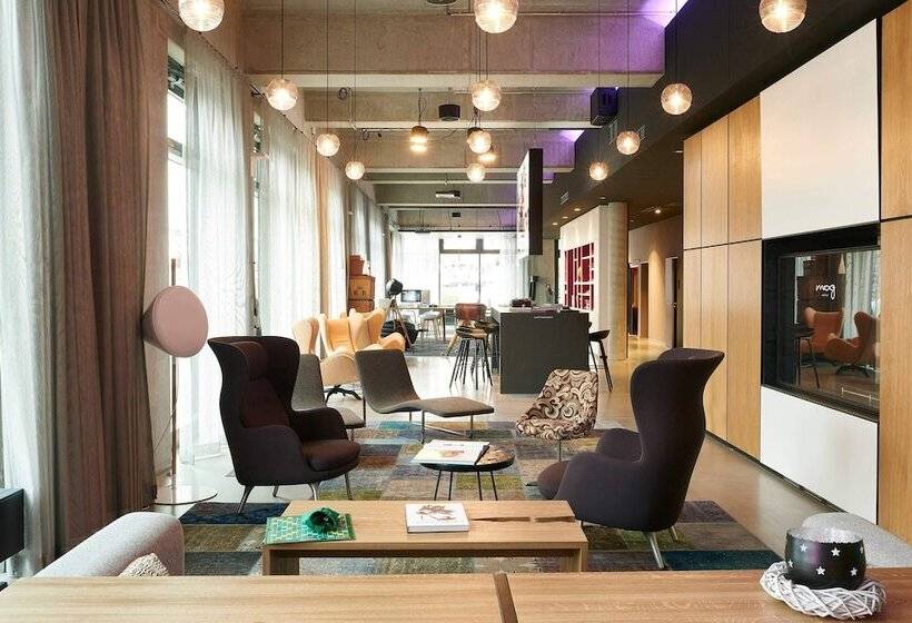 Отель Moxy Berlin Ostbahnhof