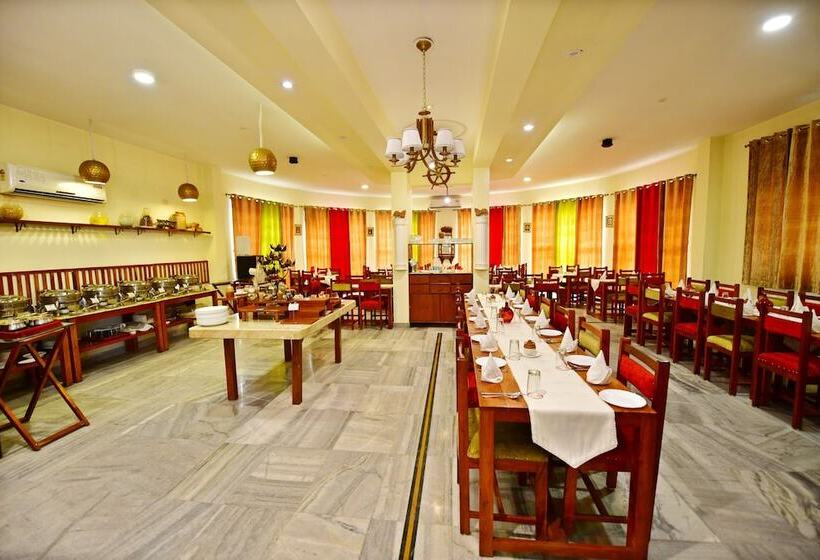 فندق Kadamb Kunj Resort   Bharatpur