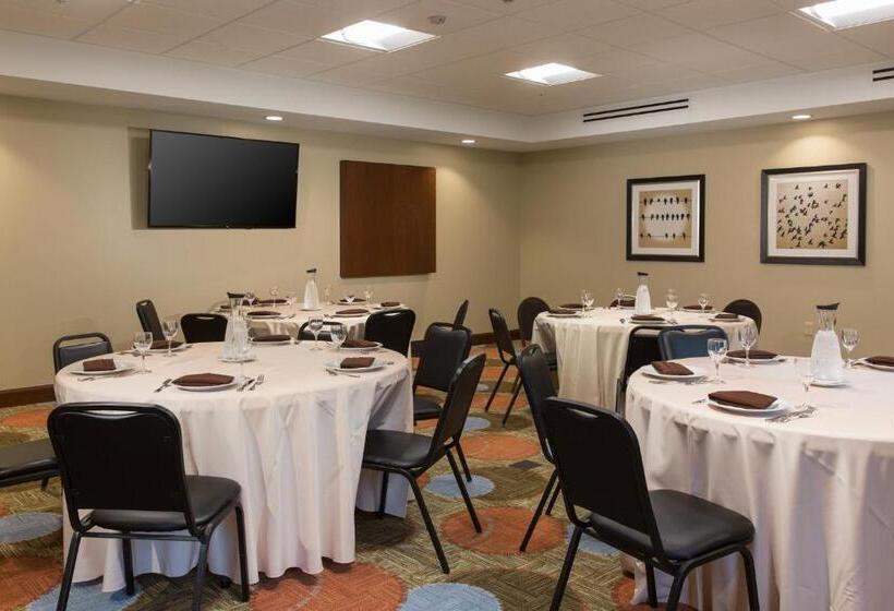 هتل Staybridge Suites Corona South, An Ihg