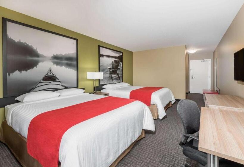 هتل Super 8 By Wyndham Mont Laurier