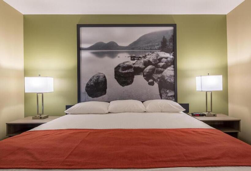 هتل Super 8 By Wyndham Mont Laurier