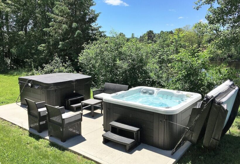 هتل Super 8 By Wyndham Mont Laurier