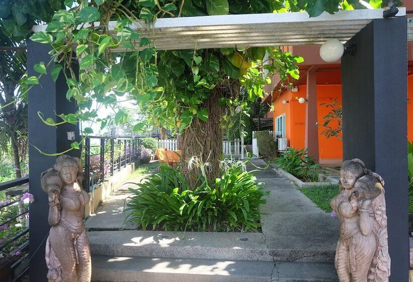 هتل The Chalet Phuket Resort