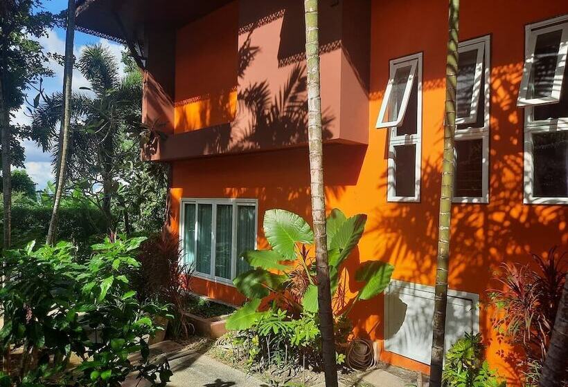 هتل The Chalet Phuket Resort