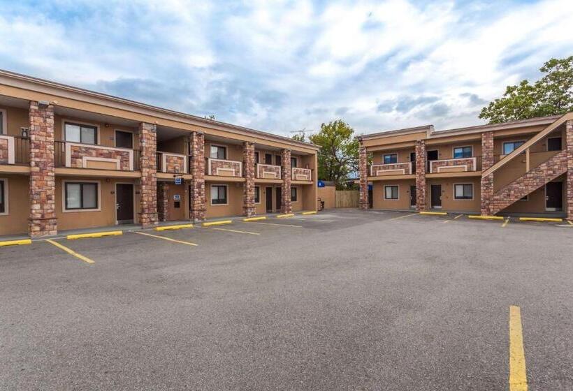 Отель Travelodge By Wyndham South Hackensack