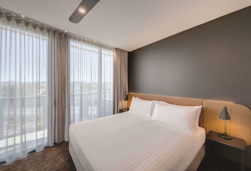 Vibe Hotel Canberra