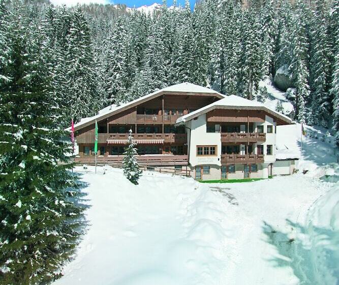 هتل Villetta Maria Cottage