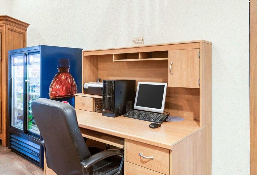 مُتل Rodeway Inn
