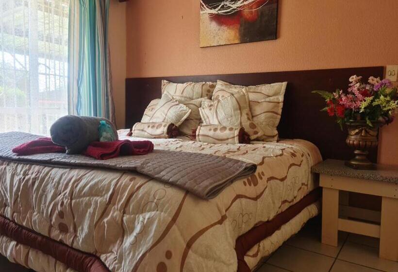 Пансион All Are Welcome Guest House