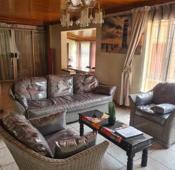 Пансион All Are Welcome Guest House