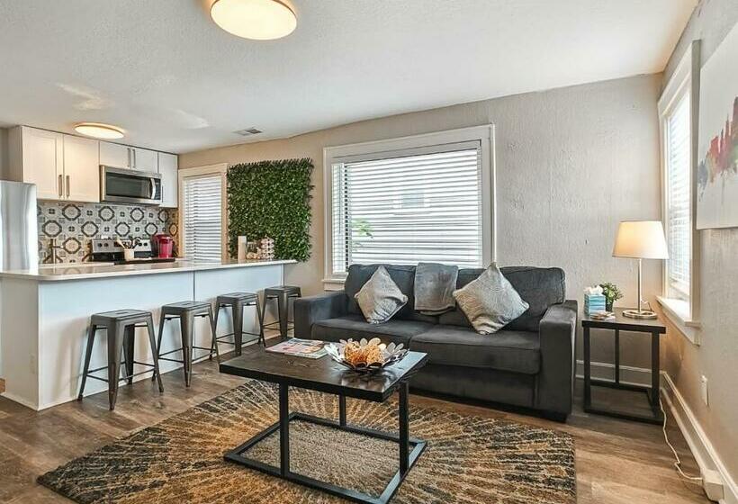 Общежитие Heart Of Westport 1br