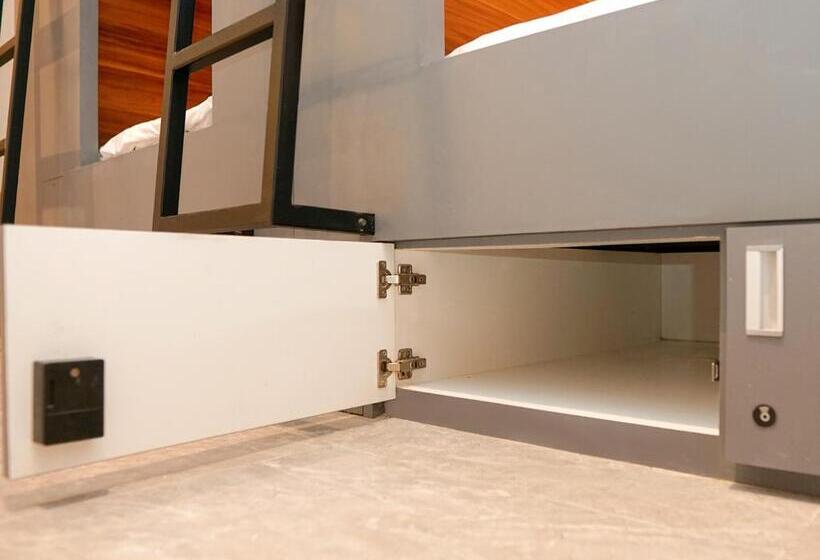 هتل کپسول Ketje Luxury Capsule Mitra Reddoorz