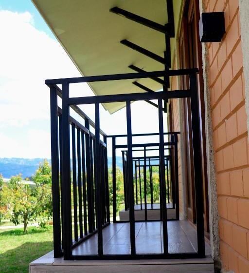 בית מלון כפרי Kalongo Farm Ecosystem Homes