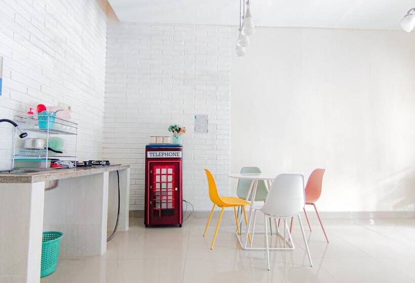 پانسیون Surabaya Homey Near Airport
