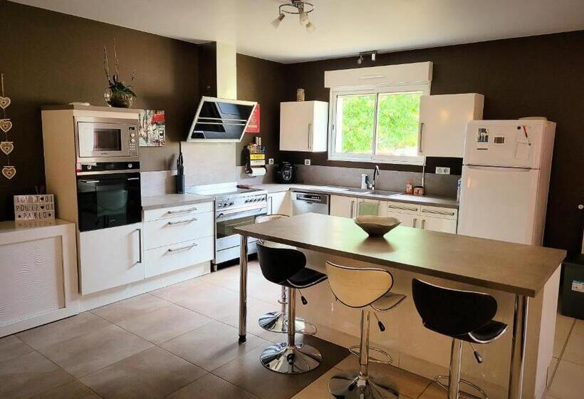 مبيت وإفطار Au Vendangeoir Chambres D Hôtes