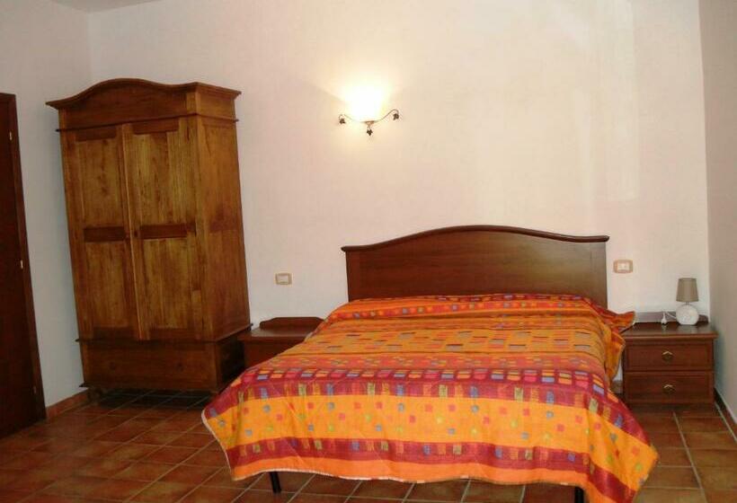 Отель Agriturismo Il Prataccio